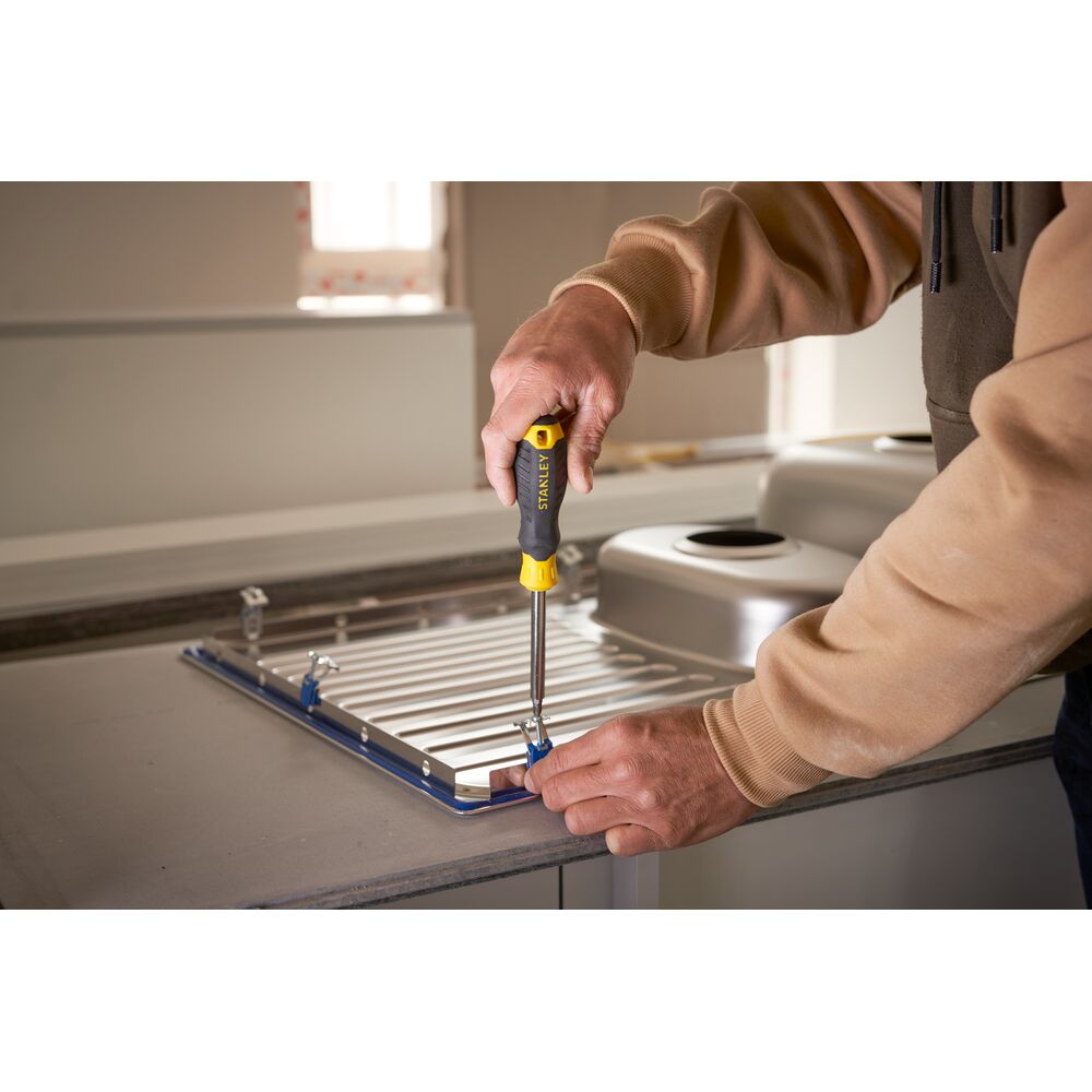 Ecomm_Small-STHT0-70885_A3 ecomm small stht0 70885 a3